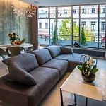 Pietryna - Private Sauna & Jacuzzi - Centrum, Piotrkowska Apartment