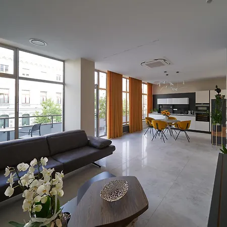 Appartement Pietryna - Private Sauna & Jacuzzi - Centrum, Piotrkowska Chillinlodz