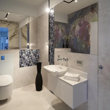 Pietryna - Private Sauna & Jacuzzi - Centrum, Piotrkowska Chillinlodz Διαμέρισμα